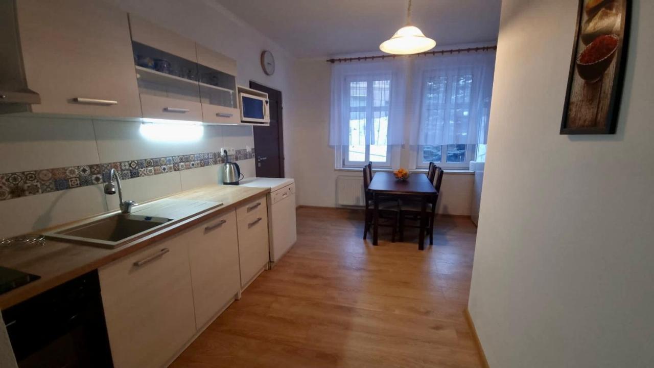 Apartman V Krusnych Horach-Free Parking Jachymov Ngoại thất bức ảnh